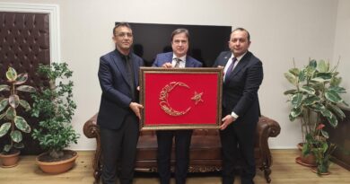 Genel Müdür Yardımcımız Şems ÇAKIROĞLU’na bayram ziyareti Genel Müdür Yardımcımız Şems ÇAKIROĞLU’na bayram ziyareti